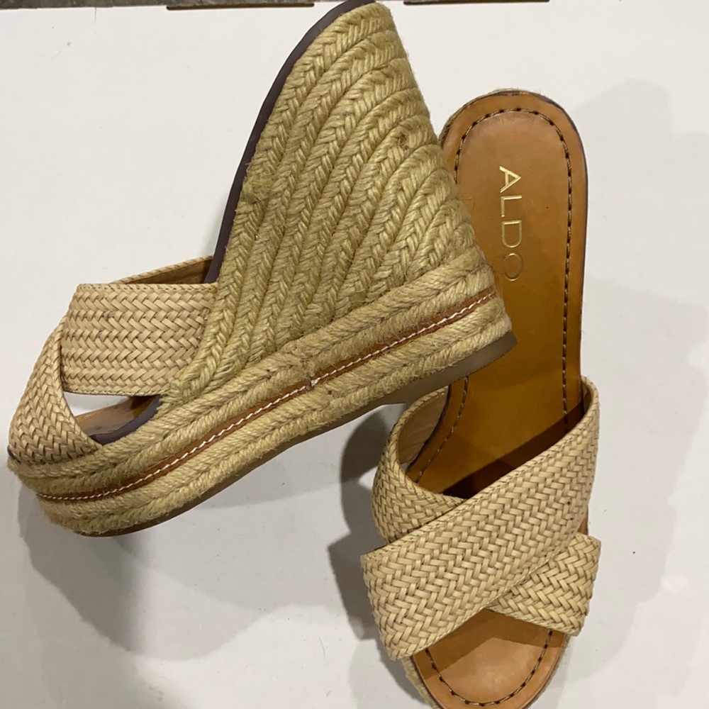 Aldo Beige Jute Wedges Size 8.5